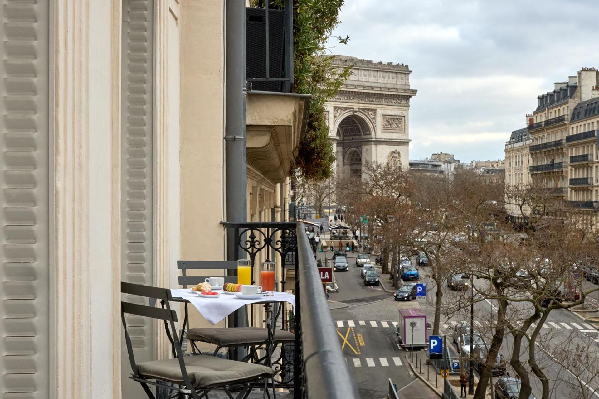 Deluxe Double Room Arc de Triomphe view Balcony